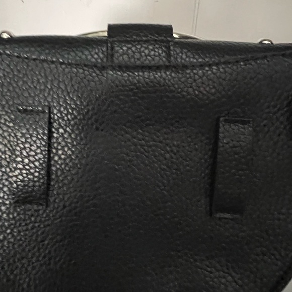 Very small clutch. Black with animal print and stuf detail - Picture 2 of 3